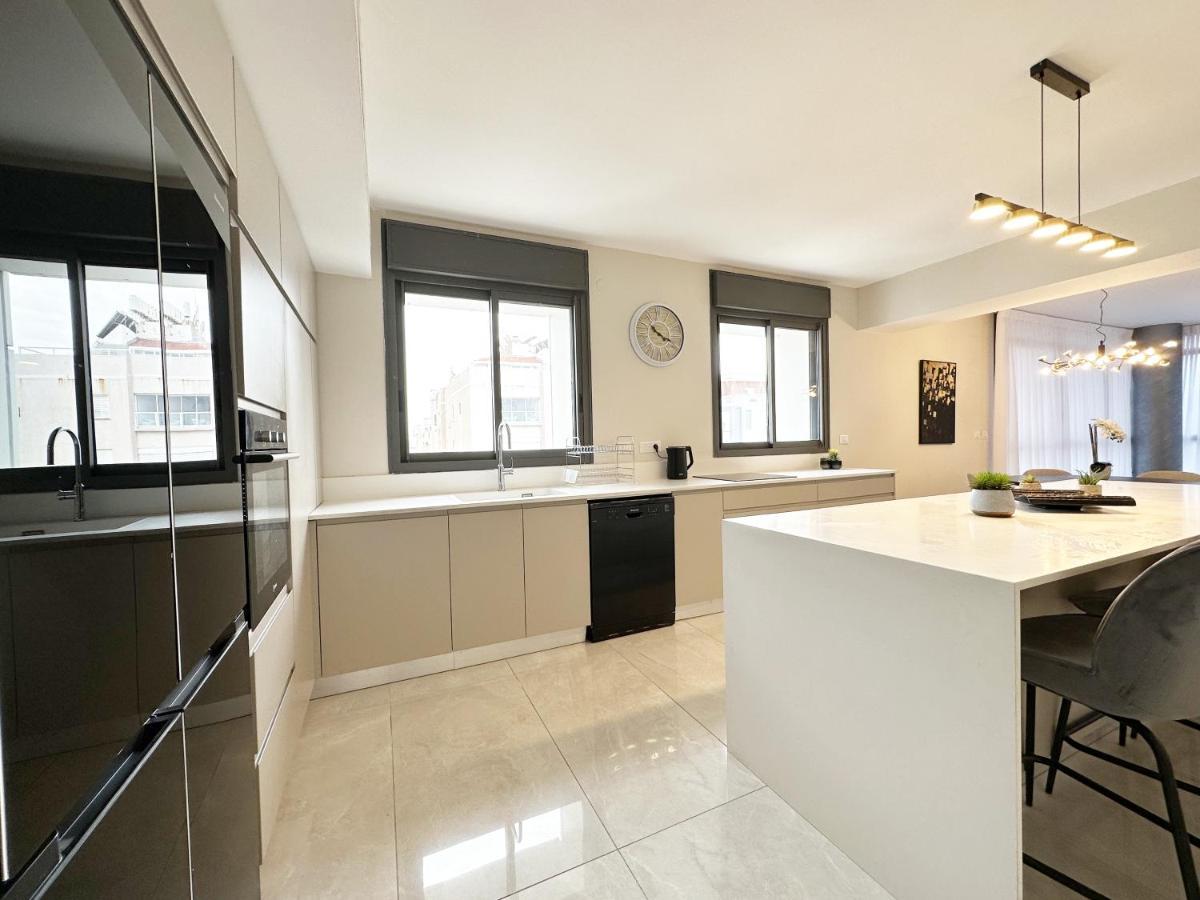 Mini Penthouse Near The Beach Netanya Exterior foto