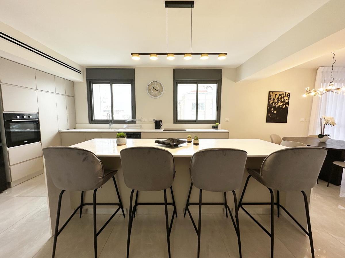 Mini Penthouse Near The Beach Netanya Exterior foto